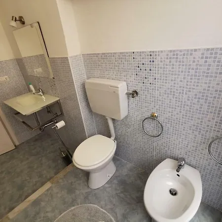 招待所 For Rent 67 3*